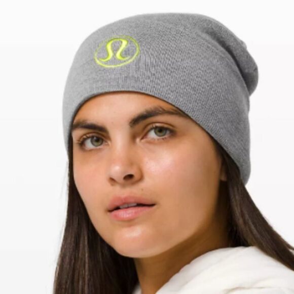 Lululemon Warm Revelation Beanie One Size Heathered Rhino Grey/Highlight Yellow - Picture 7 of 8